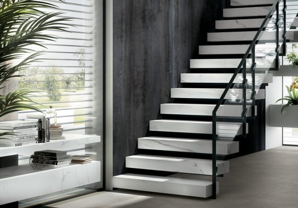 Extra Staturaio Staircase and Shelf